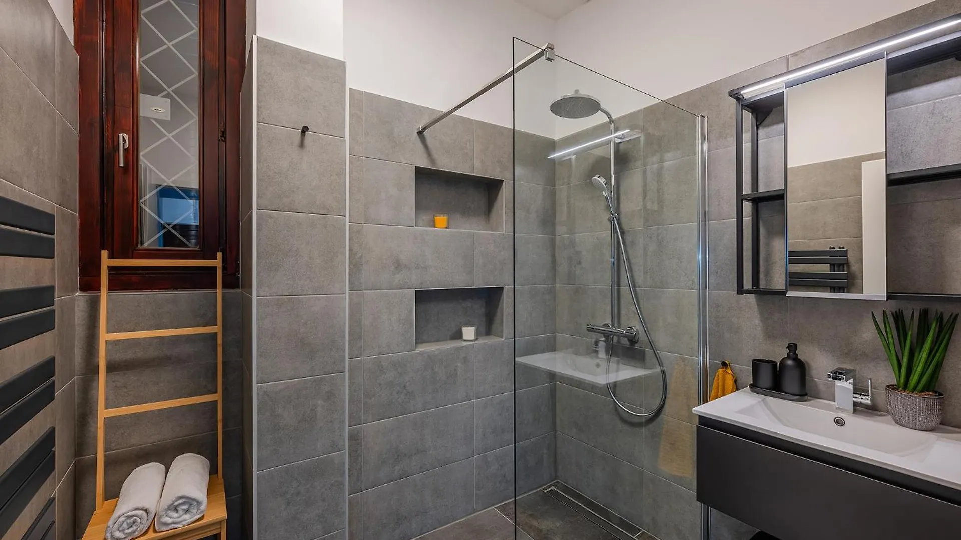 Liszt Modern Chic Apartment Budapest